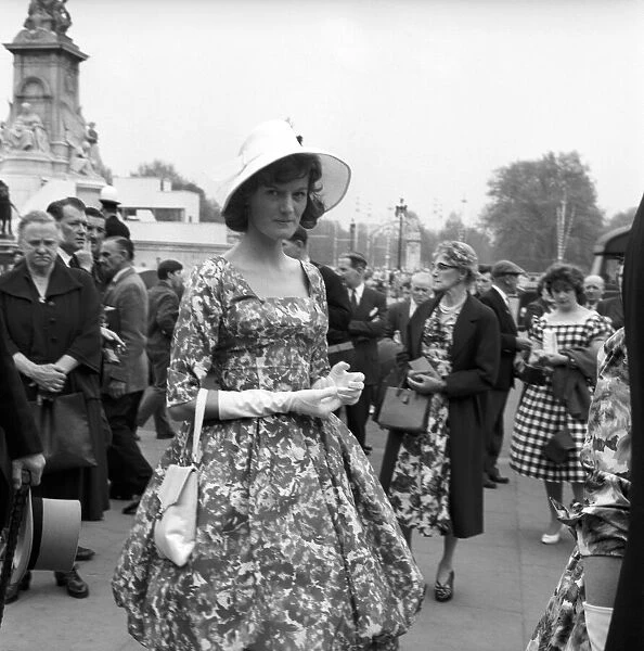 Buckingham Palace Garden Party: Visitors and passers by outside Buckingham Palace had a