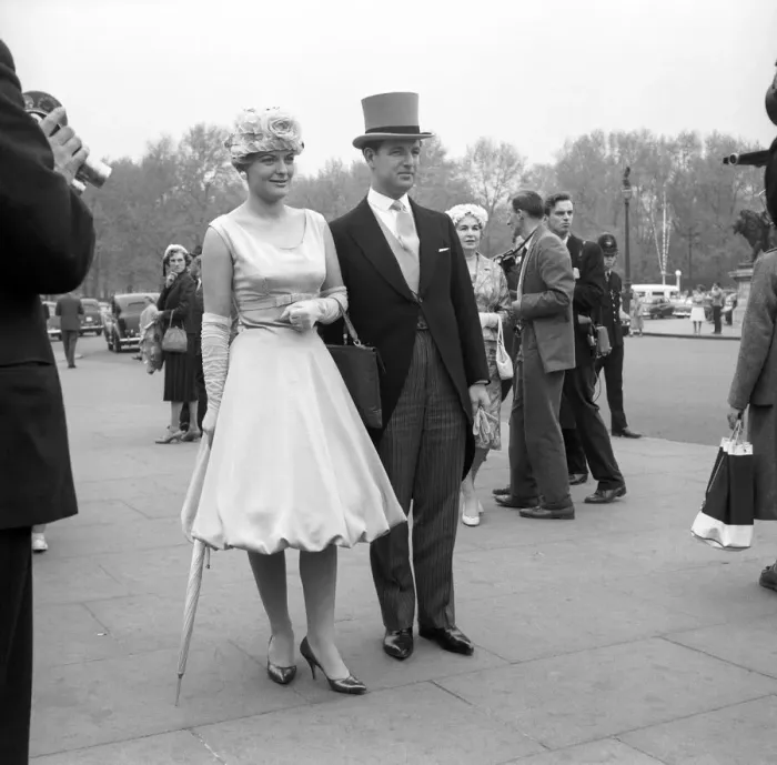 Framed Print : Buckingham Palace Garden Party: Visitors and passers by outside Buckingham Palace had a Framed Print : Buckingham Palace Garden Party: Visitors and passers by outside Buckingham Palace had a