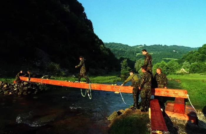 Framed Print : Building bridges in Bosnia Royal Engineers work on a footbridge near Spivo