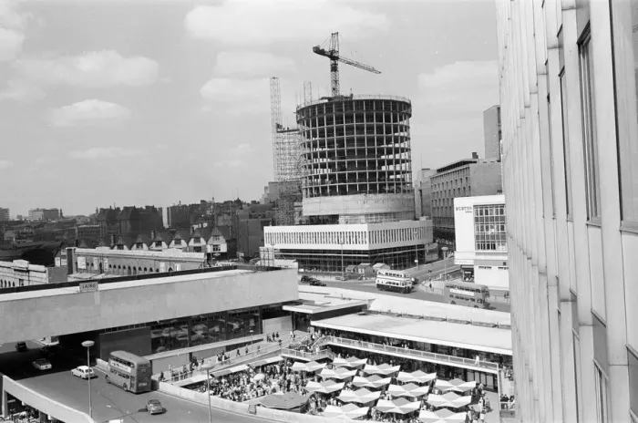 Framed Print : Bullring Open Air Market, Shopping Centre and Rotunda, Birmingham, 27th July 1963 Framed Print : Bullring Open Air Market, Shopping Centre and Rotunda, Birmingham, 27th July 1963