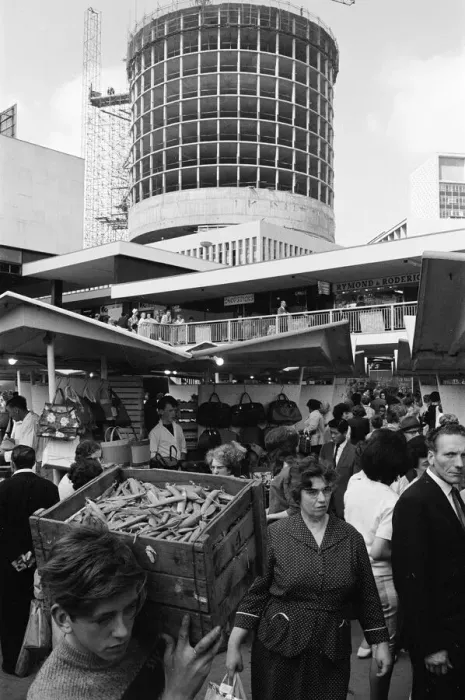 Framed Print : Bullring Open Air Market, Shopping Centre and Rotunda, Birmingham, 27th July 1963 Framed Print : Bullring Open Air Market, Shopping Centre and Rotunda, Birmingham, 27th July 1963