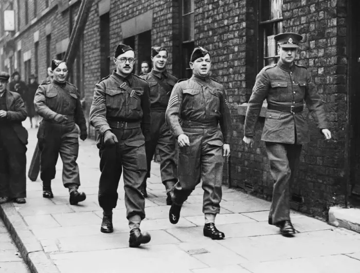 Framed Print : Bunches base Liverpool, soldiers march down the street during World War 2 Framed Print : Bunches base Liverpool, soldiers march down the street during World War 2