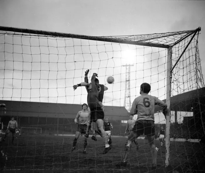 Framed Print : Burnley v. Everton. 30th December 1967 Framed Print : Burnley v. Everton. 30th December 1967