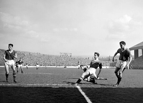Burnley v Manchester United-action during the game. April 1957