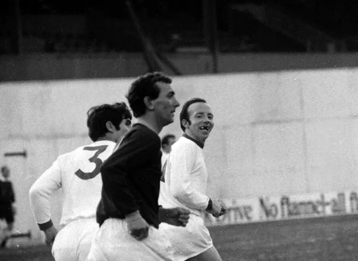 Framed Print : Burnley v Manchester United-Nobby Stiles December 1969 A©Daily Framed Print : Burnley v Manchester United-Nobby Stiles December 1969 A©Daily
