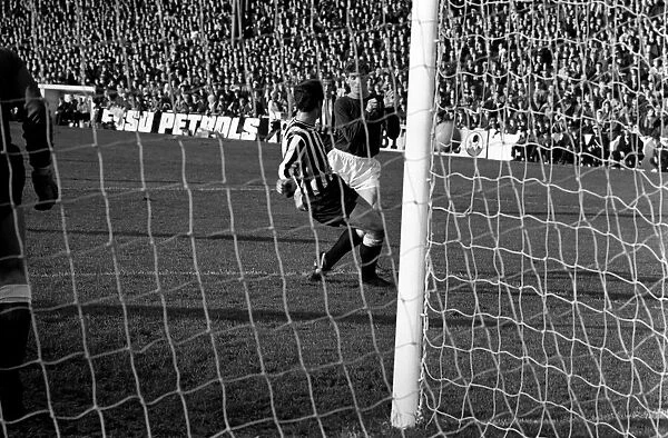 Burnley v. Newcastle. Action from match. November 1969 Z10626-010