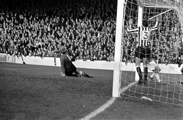 Burnley v. Newcastle. Action from match. November 1969 Z10626-005