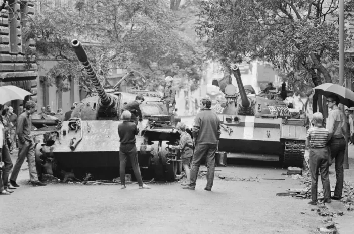 Framed Print : The burnt out wreckage of a Russian T54 tank seen here in central Prague following