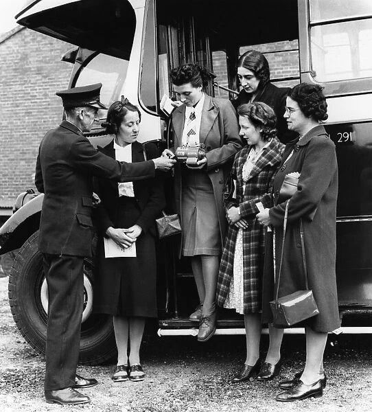 Bus girls being trained on the buses. 19th November 1940