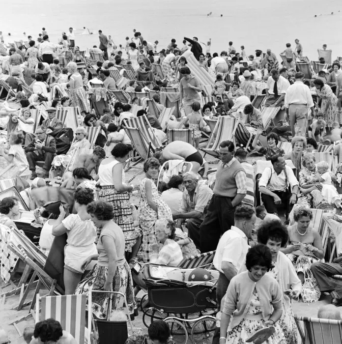 Framed Print : A busy scene on the seafront at Margate, Kent with holidaymakers packing the beach during Framed Print : A busy scene on the seafront at Margate, Kent with holidaymakers packing the beach during
