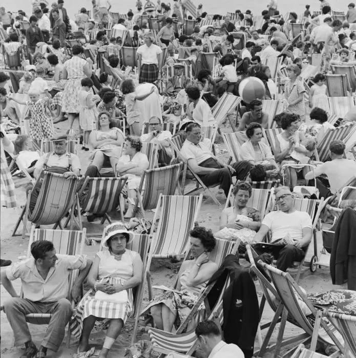Framed Print : A busy scene on the seafront at Margate, Kent with holidaymakers packing the beach during Framed Print : A busy scene on the seafront at Margate, Kent with holidaymakers packing the beach during