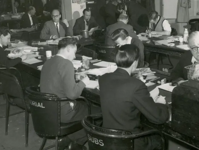 Framed Print : Busy scenes on the Daily Mirror news desk, 3rd March 1957 Framed Print : Busy scenes on the Daily Mirror news desk, 3rd March 1957