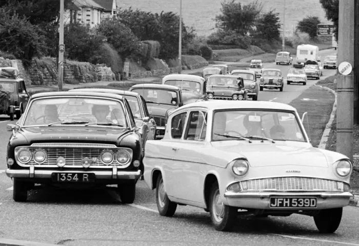Framed Print : Busy scenes on the Exeter by pass as holidaymakers head for the South Coast Framed Print : Busy scenes on the Exeter by pass as holidaymakers head for the South Coast