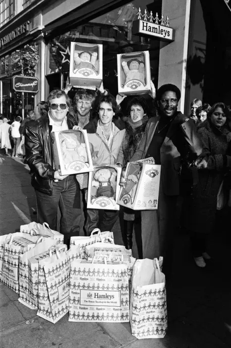 Framed Print : Cabbage Patch Dolls at Hamleys, top London toy store. Hundreds of people clamoured for