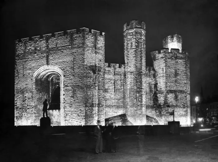 Framed Print : Caernarfon castle floodlit for the Eisteddfod, from the square. Gwynedd, Wales Framed Print : Caernarfon castle floodlit for the Eisteddfod, from the square. Gwynedd, Wales