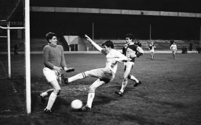 Framed Print : Cambridge City Schoolboys v St Albans, match action, Monday 8th November 1965 Framed Print : Cambridge City Schoolboys v St Albans, match action, Monday 8th November 1965