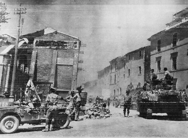 Canadian tanks move into Frosinone, Italy after the city fell to the US 8th Army