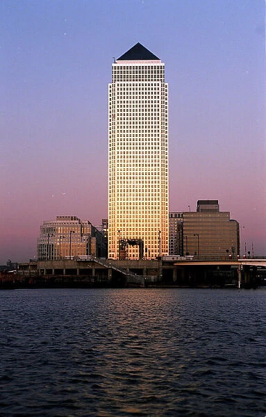 Canary Wharf Tower before sunrise 1995
