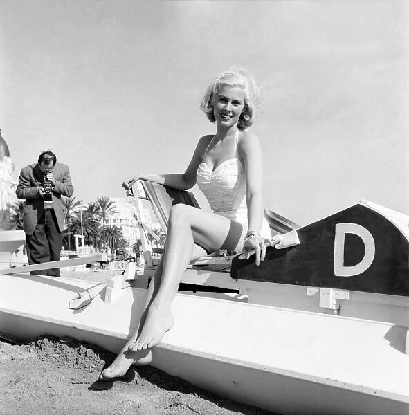 Cannes Film Festival 1953. Actress Roxanne Tunis. D3118-033