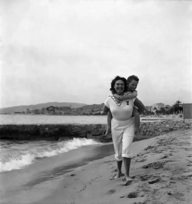 Framed Print : Cannes Film Festival 1953. Pat Taylor Musical comedy actress seen here on the beach Framed Print : Cannes Film Festival 1953. Pat Taylor Musical comedy actress seen here on the beach