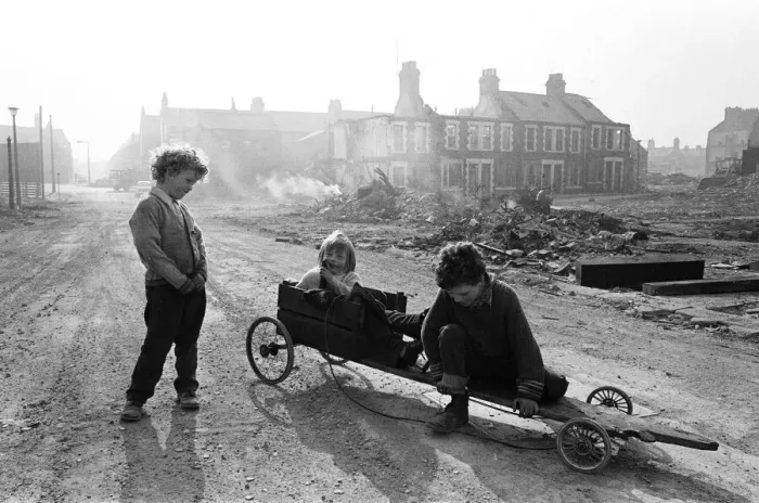 Framed Print : Cannon Street scenes, Middlesbrough. 1972 Framed Print : Cannon Street scenes, Middlesbrough. 1972