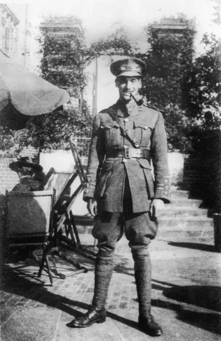 Framed Print : Captain Harold Lionel Spielmann of the 10th Regiment Manchester. Circa 1915 Framed Print : Captain Harold Lionel Spielmann of the 10th Regiment Manchester. Circa 1915