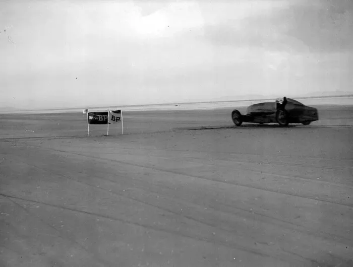 Framed Print : Captain Malcolm Campbells Racing Car Bluebird - January 1927 at Pendine Sands