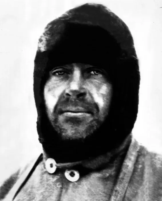 Framed Print : Captain Robert Scott Explorer seen here in the Antarctic Circa 1911