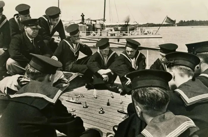 Framed Print : Captain Watts teaches sea cadets all about practical seamanship Framed Print : Captain Watts teaches sea cadets all about practical seamanship