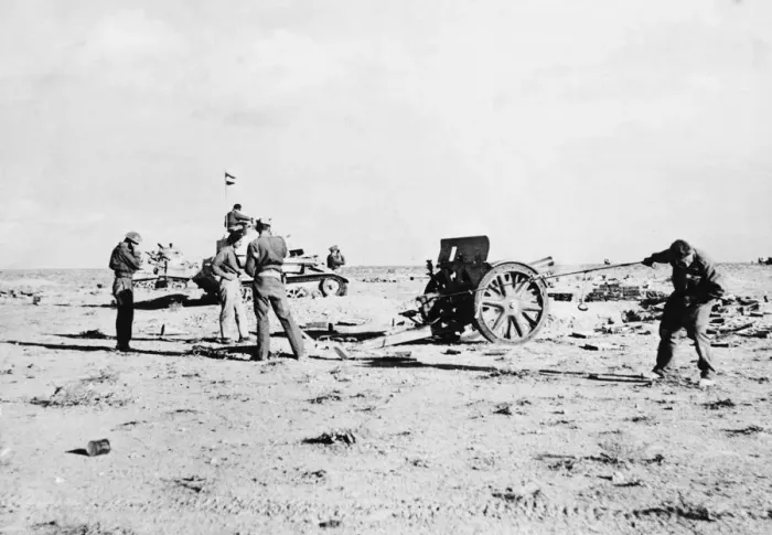 Framed Print : Captured Italian gun being put to good use by British bush artillery men at Tobruk Framed Print : Captured Italian gun being put to good use by British bush artillery men at Tobruk