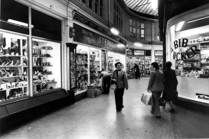 Framed Print : Cardiff - Arcades -High Street Arcade - 13th Nov 1980 - Western Mail Framed Print : Cardiff - Arcades -High Street Arcade - 13th Nov 1980 - Western Mail