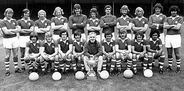 Cardiff City First Team Squad 1974-75. Back Row: Don Murray, Leighton Phillips