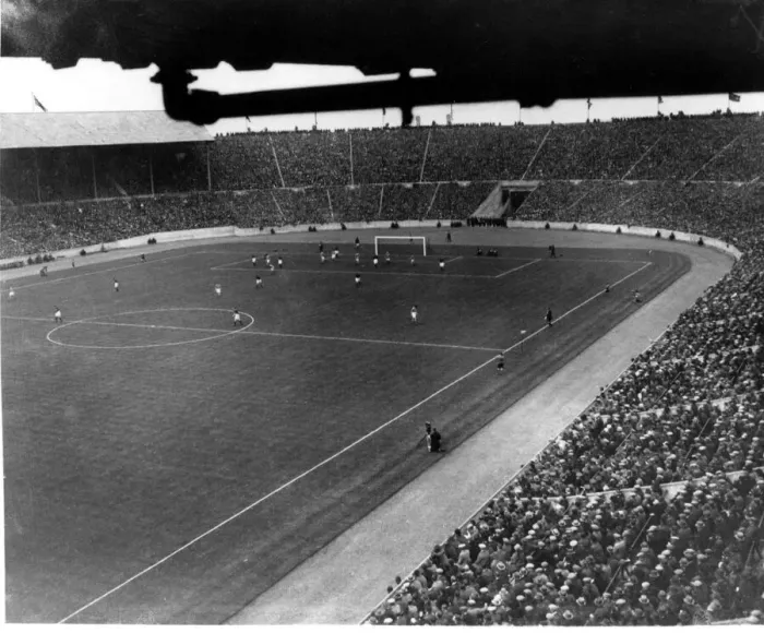 Framed Print : Cardiff City v Arsenal compete in the 1927 FA Cup Final at Wembley Stadium April 1927 Framed Print : Cardiff City v Arsenal compete in the 1927 FA Cup Final at Wembley Stadium April 1927