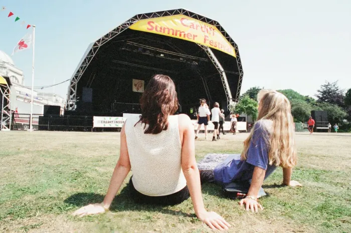 Framed Print : Cardiffs Big Weekend Summer Festival, Cardiff, Wales, 11th August 1995 Framed Print : Cardiffs Big Weekend Summer Festival, Cardiff, Wales, 11th August 1995