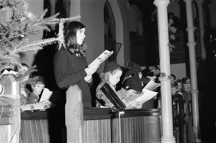 Framed Print : Carol Singing, Methodist Church, Dorking, those participating include children from Framed Print : Carol Singing, Methodist Church, Dorking, those participating include children from