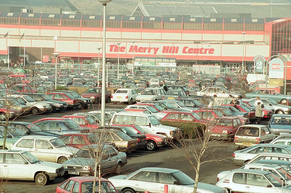 Full Carpark, Merry Hill Shopping Centre in Brierley Hill, first day of Christmas Sales