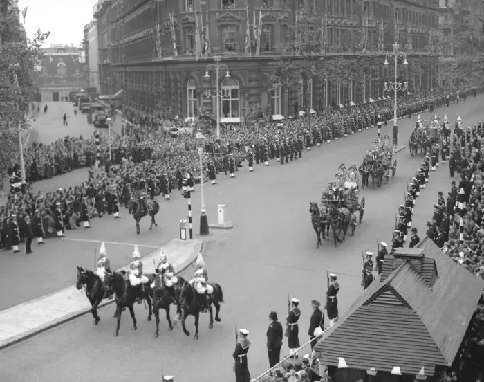Framed Print : The Carriage Procession of Princes and Princesses of the Blood Royal escorted by