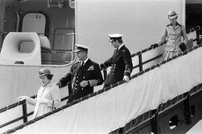 Framed Print : The carrier HMS Invincible sailed home from the Falklands to a tumultuous welcome Framed Print : The carrier HMS Invincible sailed home from the Falklands to a tumultuous welcome