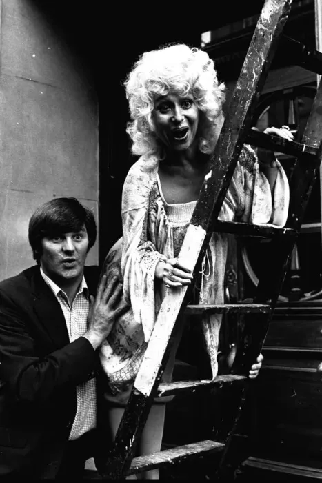 Framed Print : Carry-on actress Barbara Windsor with local comedian Spike Rawlings outside the Threatre Framed Print : Carry-on actress Barbara Windsor with local comedian Spike Rawlings outside the Threatre