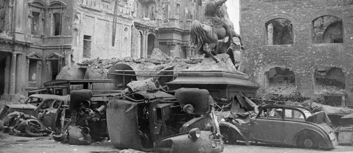 Framed Print : Cars lying in the road amongst the destruction caused by the Allied advance on Berlin