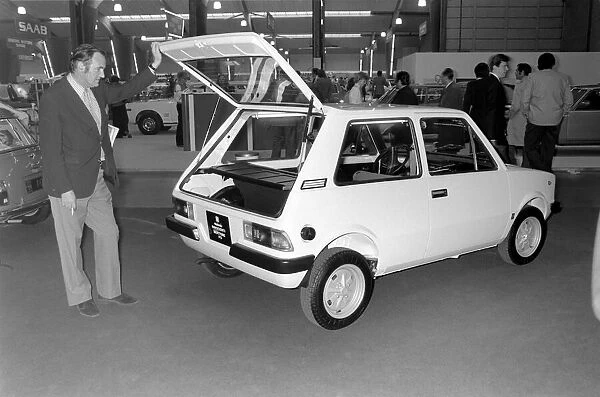 Cars  /  Motoring  /  Driving: Geneva Motor Show. March 1975 75-01419