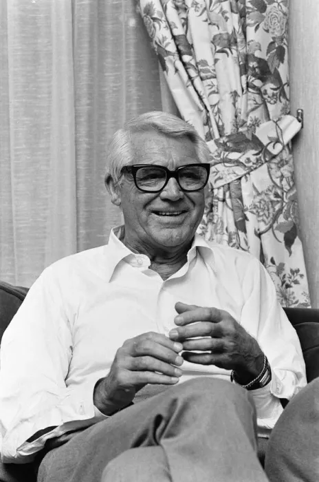 Framed Print : Cary Grant, interview with Sunday Mirror Journalist Eve Pollard