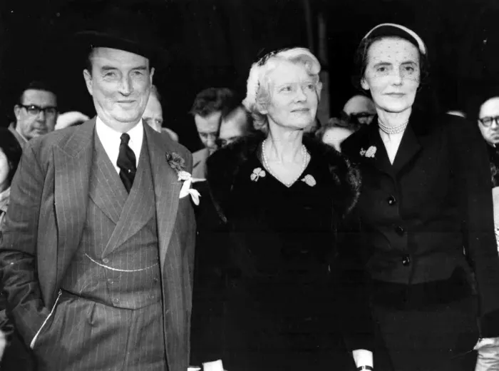 Framed Print : The case of slander against the Duchess of Argyll. L-R Duke of Argyll Framed Print : The case of slander against the Duchess of Argyll. L-R Duke of Argyll