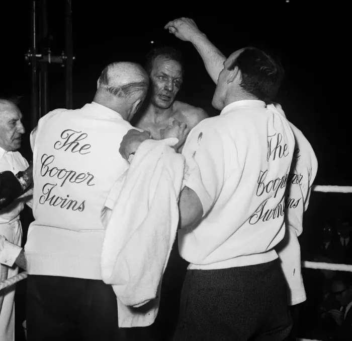 Framed Print : Cassius Clay aka (Muhammad Ali) vs Henry Cooper in their first fight at Wembley Stadium Framed Print : Cassius Clay aka (Muhammad Ali) vs Henry Cooper in their first fight at Wembley Stadium