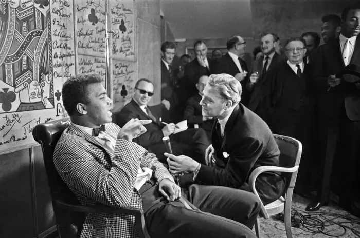 Framed Print : Cassius Clay, in London for fight against Henry Cooper, London, 27th May 1963 Framed Print : Cassius Clay, in London for fight against Henry Cooper, London, 27th May 1963