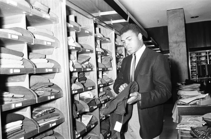 Framed Print : Cassius Clay (Muhammad Ali) seen here in Austin Reeds to buy a suit unfortunately they Framed Print : Cassius Clay (Muhammad Ali) seen here in Austin Reeds to buy a suit unfortunately they