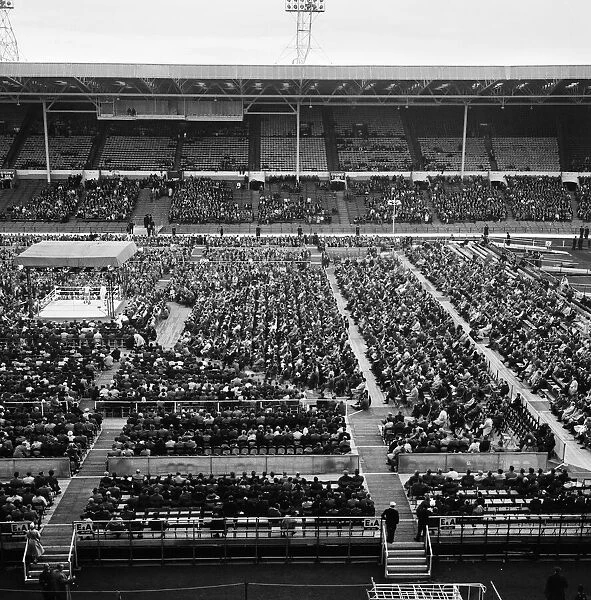 Cassius Clay vs Henry Cooper the under card at Wembley Stadium. 18th June 1963