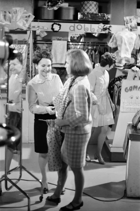 Framed Print : The cast of Coronation Street on set. Eileen Derbyshire. 16th April 1968 Framed Print : The cast of Coronation Street on set. Eileen Derbyshire. 16th April 1968