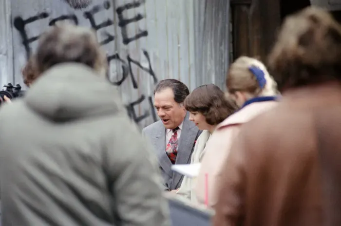 Framed Print : The cast of Only Fools and Horses'television series on set filming a Framed Print : The cast of Only Fools and Horses'television series on set filming a