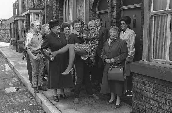 Cast of TV Prog Coronation Street on studio set May 1968 Series characters